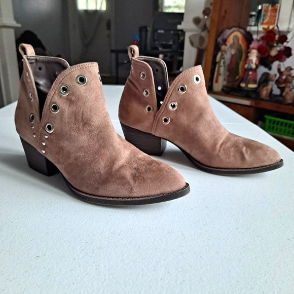 CL by Laundry Shoes - CL by Laundry Grommet Taupe Booties